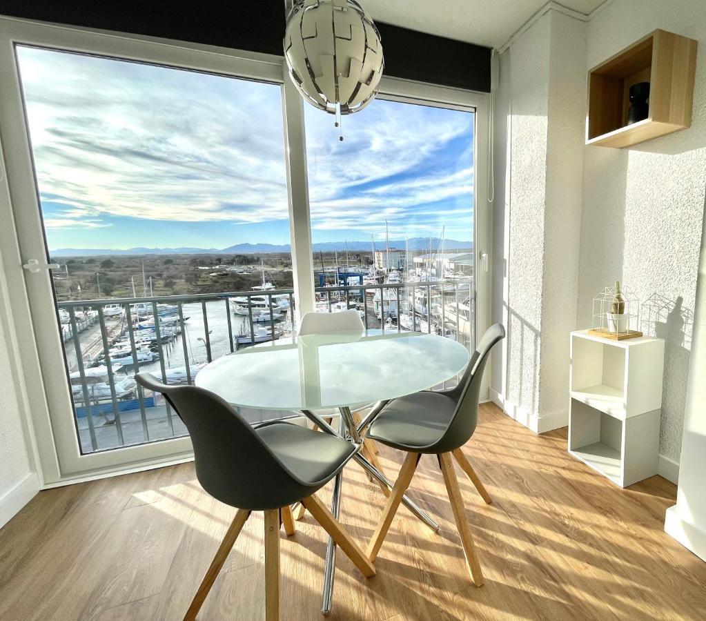 Holidays Penthouse Vues Panoramiques Sur Le Port Naval,Un Sejour Elegant Assure " Wifi Parquing Gratuit Росес Екстер'єр фото