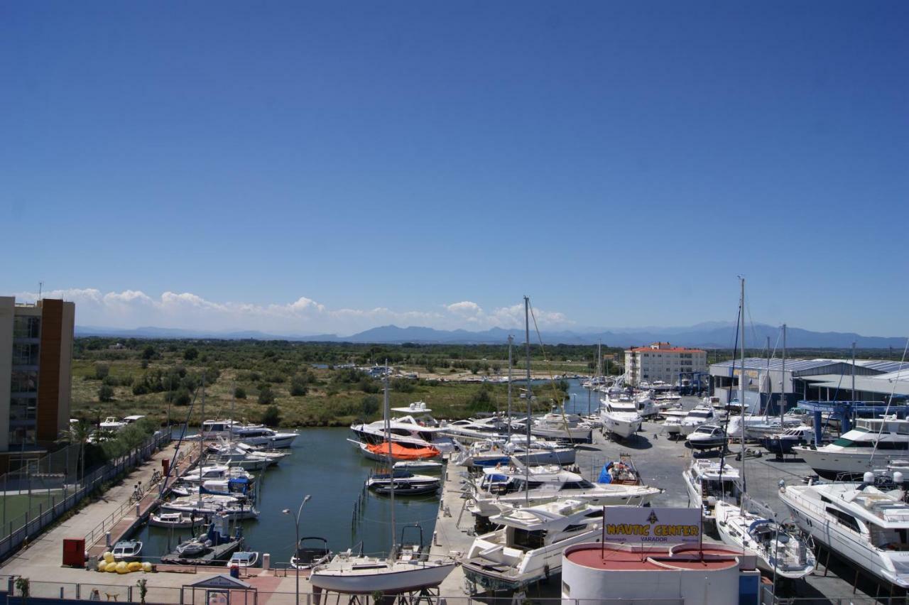 Holidays Penthouse Vues Panoramiques Sur Le Port Naval,Un Sejour Elegant Assure " Wifi Parquing Gratuit Росес Екстер'єр фото
